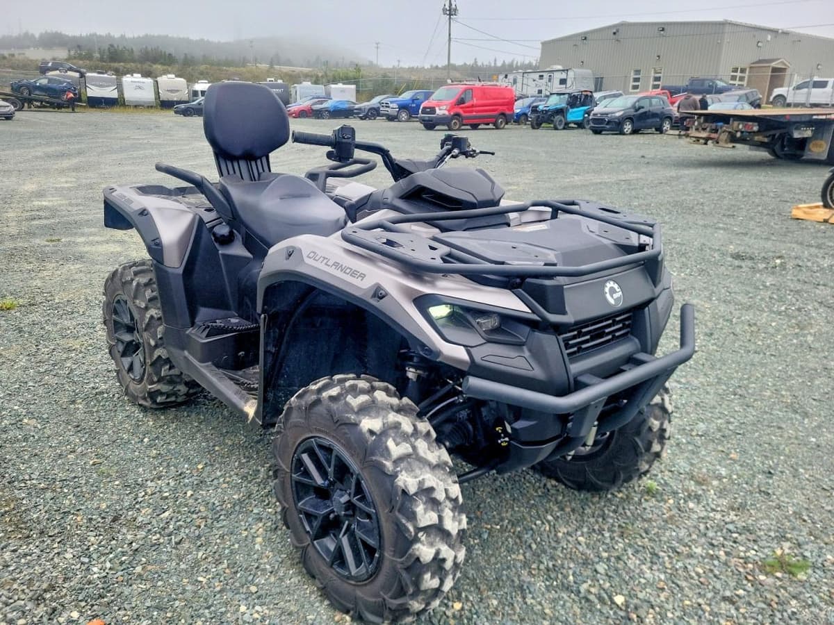 2025 CAN-AM OUTLANDER MAX XT 700