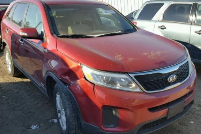 2015 KIA SORENTO LX 2.4 L