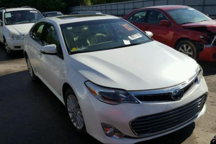 TOYOTA AVALON HYBRID 2015 2.5L