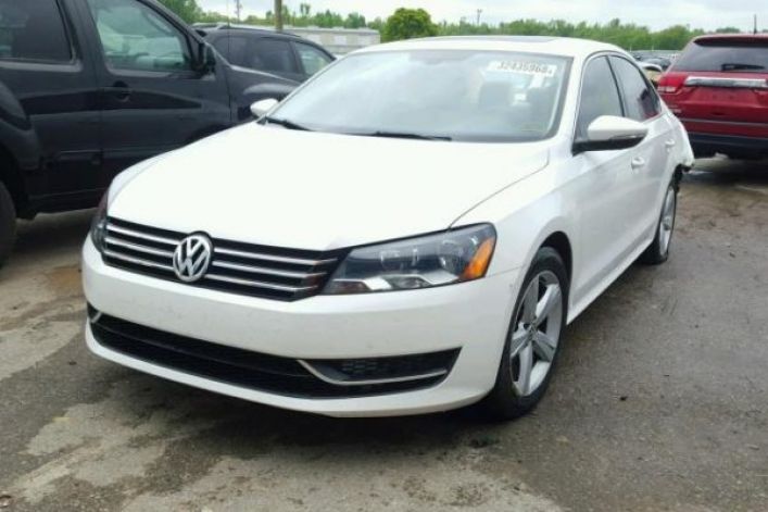VOLKSWAGEN PASSAT SE 2012 2.5L