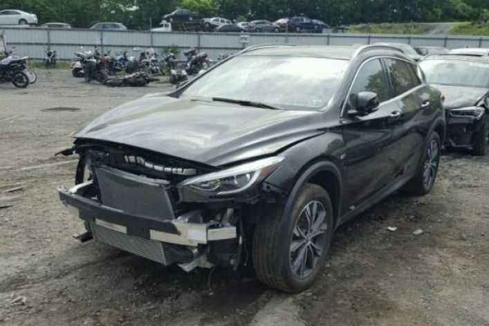 INFINITI QX30 BASE 2017 2.0L