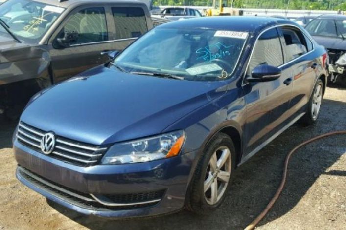 VOLKSWAGEN PASSAT SE 2012 2.5L