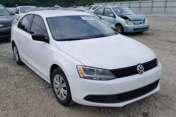 VOLKSWAGEN JETTA BASE 2014 2.0L