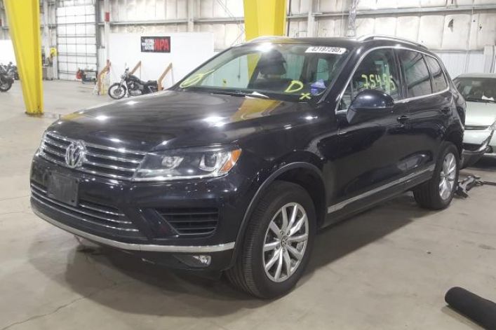 2015 VOLKSWAGEN TOUAREG V6 