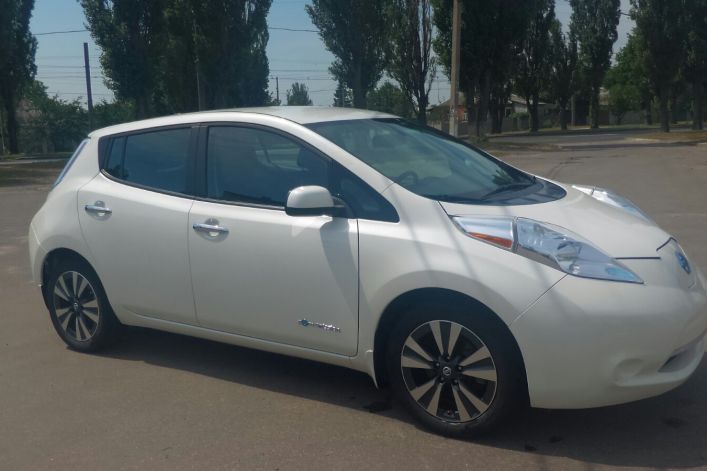 2016 NISSAN LEAF  (ua)