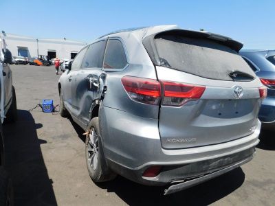 2017 TOYOTA HIGHLANDER XLE 4x4 (ua)