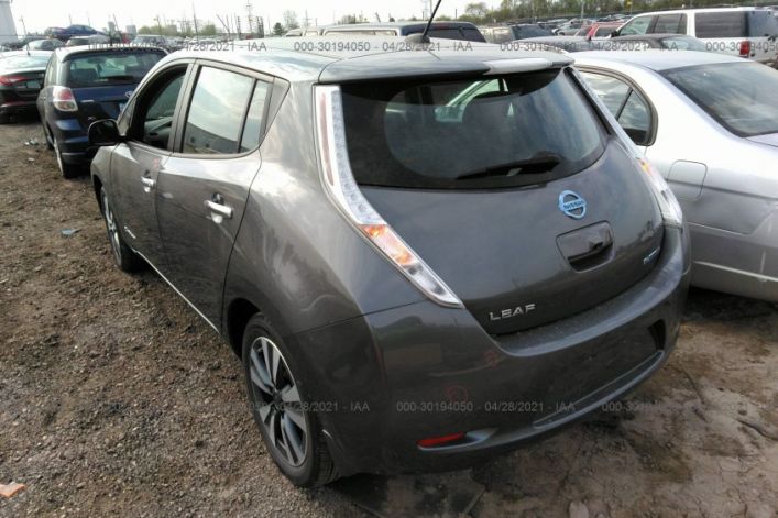 2017 NISSAN LEAF