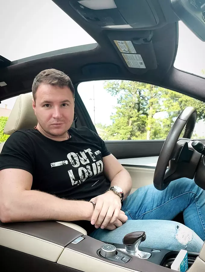 Михайло